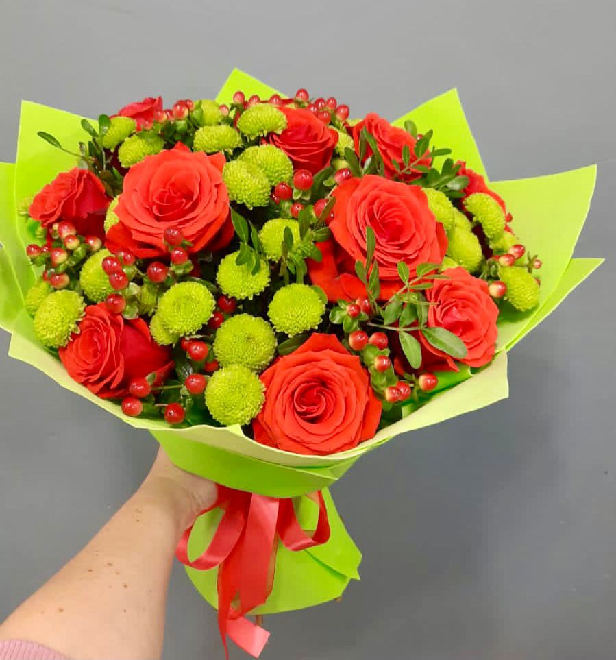 Букет цветов из: Хризантемы и Розы в Краснокумском