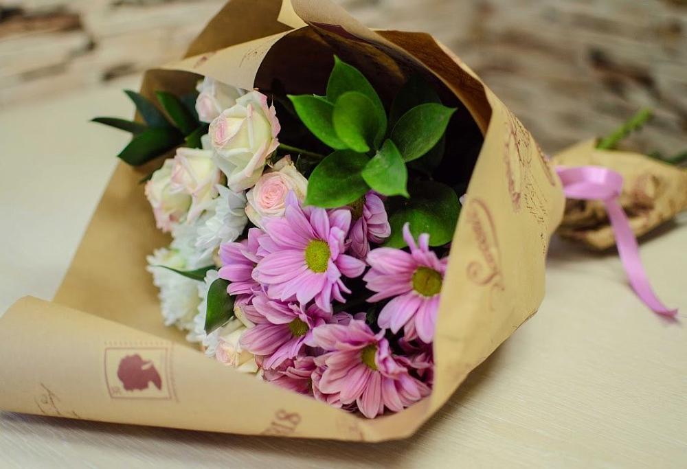 Букет цветов из: Розы и Хризантемы в Краснокумском