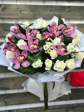 Букет цветов из: Розы и Хризантемы в Краснокумском