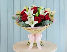 Букет цветов из:  Лилии и Розы в Краснокумском