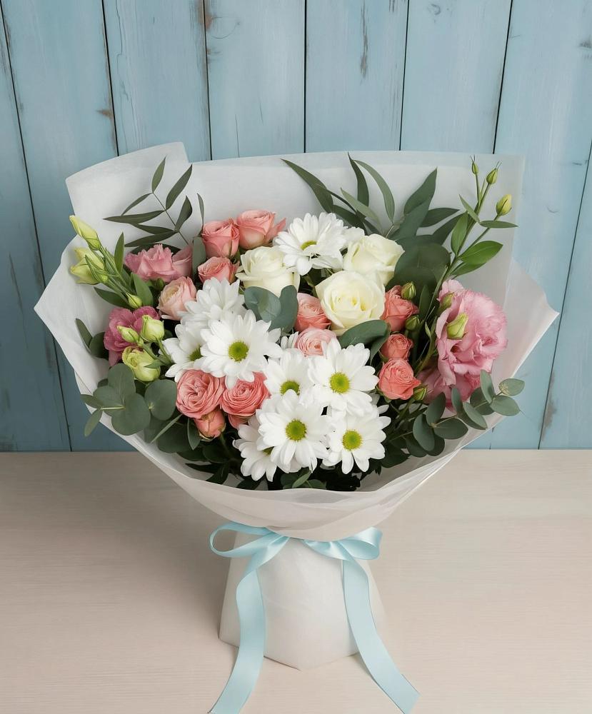 Букет цветов из: Розы, Лизиантусы и Хризантемы в Краснокумском