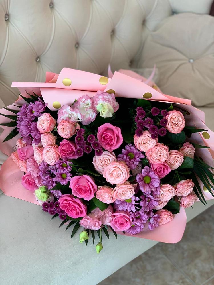 Букет цветов из: Хризантемы, Розы и Лизиантусы в Краснокумском