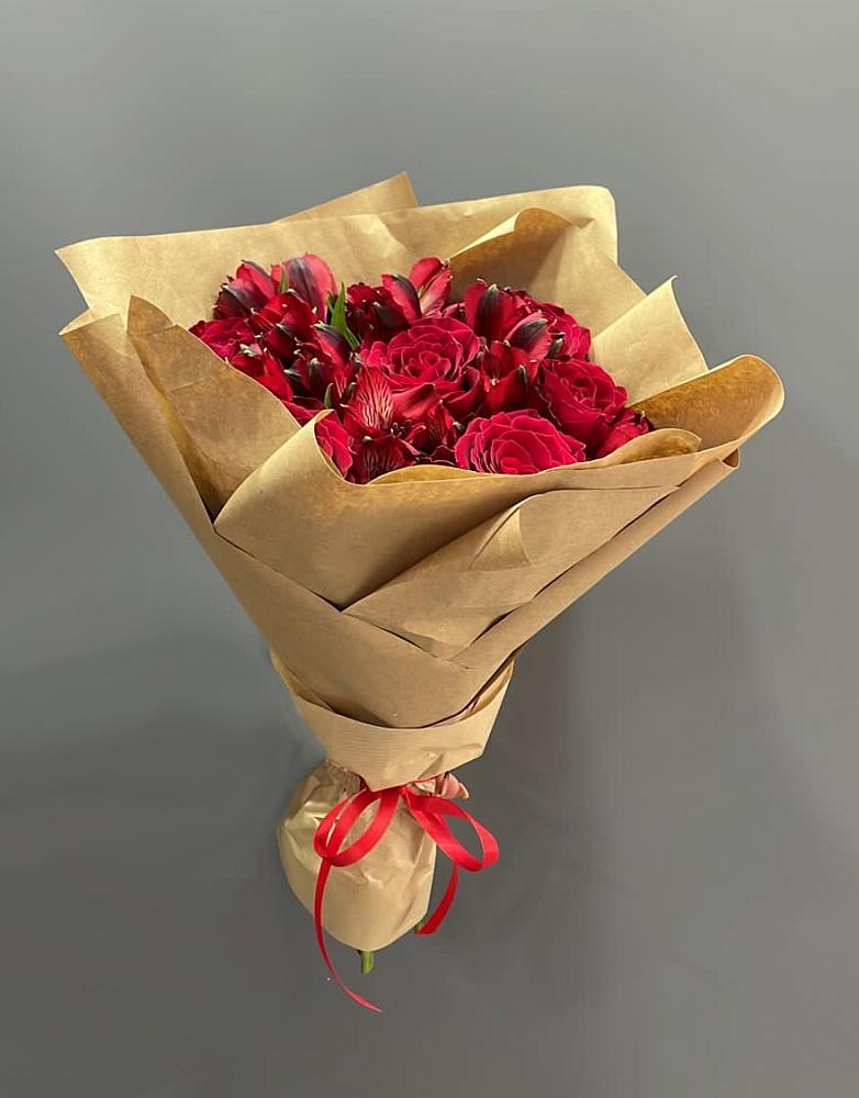 Букет цветов из: Альстромерии и Розы в Краснокумском