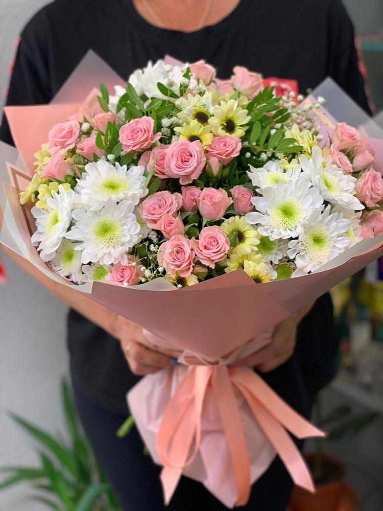 Букет цветов из: Розы и Хризантемы в Краснокумском