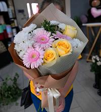 Букет цветов из:  Герберы, Розы и Хризантемы в Краснокумском