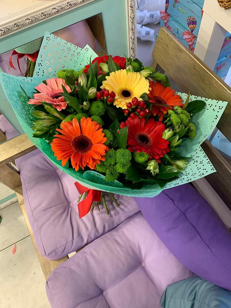 Букет цветов из: Герберы, Хризантемы и Альстромерии в Краснокумском