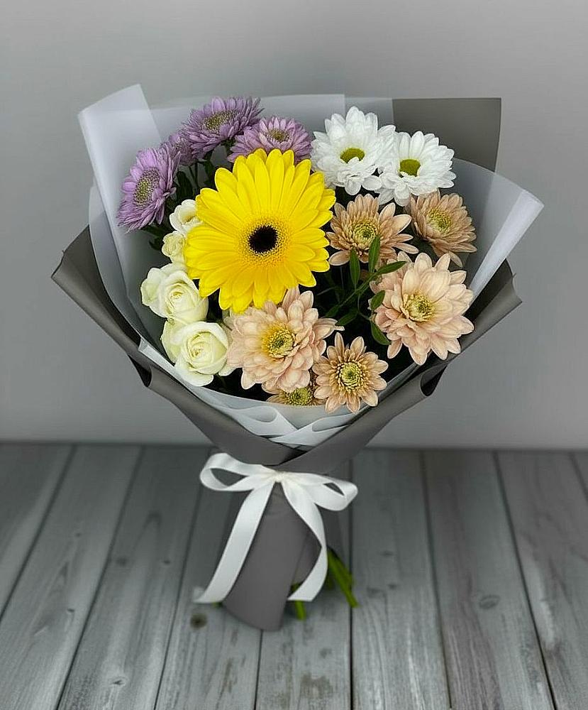 Букет цветов из: Розы, Герберы и Хризантемы в Краснокумском