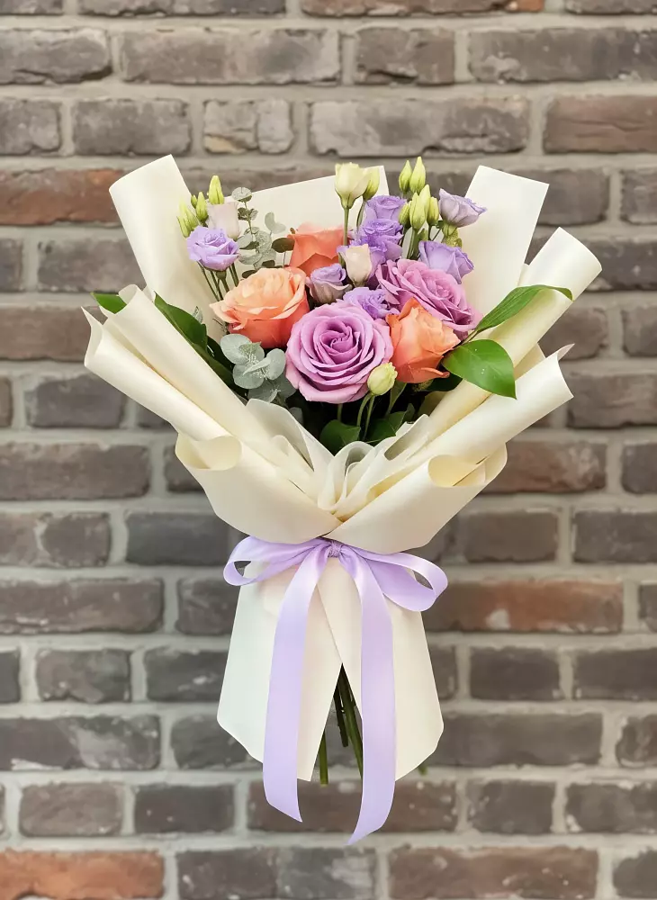 Букет цветов из: Лизиантусы и Розы в Краснокумском