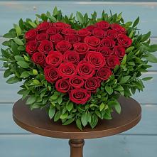 Цветочная композиция из Розы в виде сердца в Краснокумском