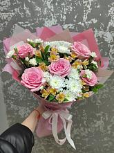 Букет цветов из:  Гвоздики, Орхидеи и Розы #REPLACE_PRED# Краснокумском