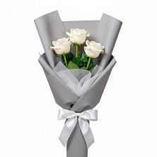 Букет 3 белые розы в Краснокумском