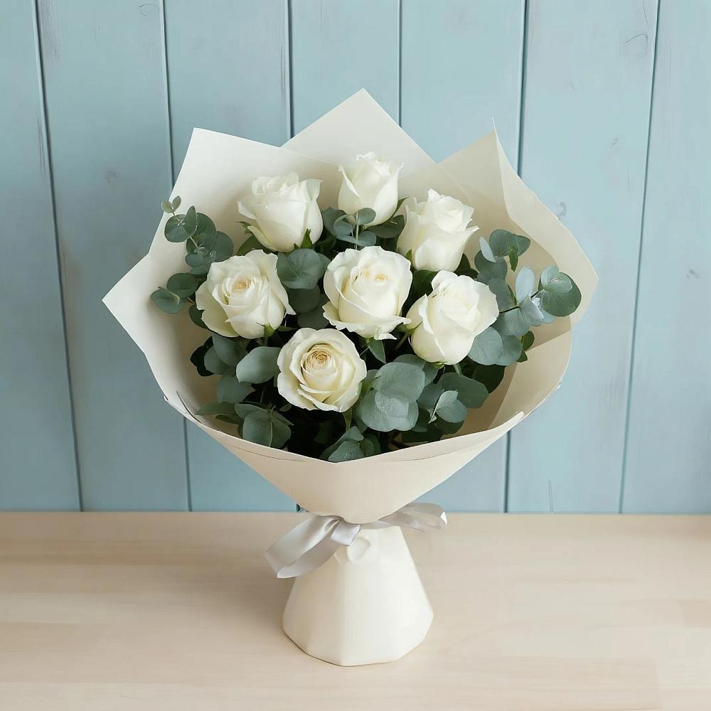 Букет Белые розы в Эвкалипте в Краснокумском