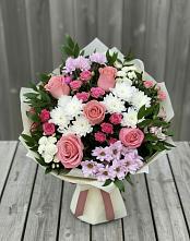 Букет цветов из:  Альстромерии, Гвоздики, Розы и Хризантемы в Краснокумском