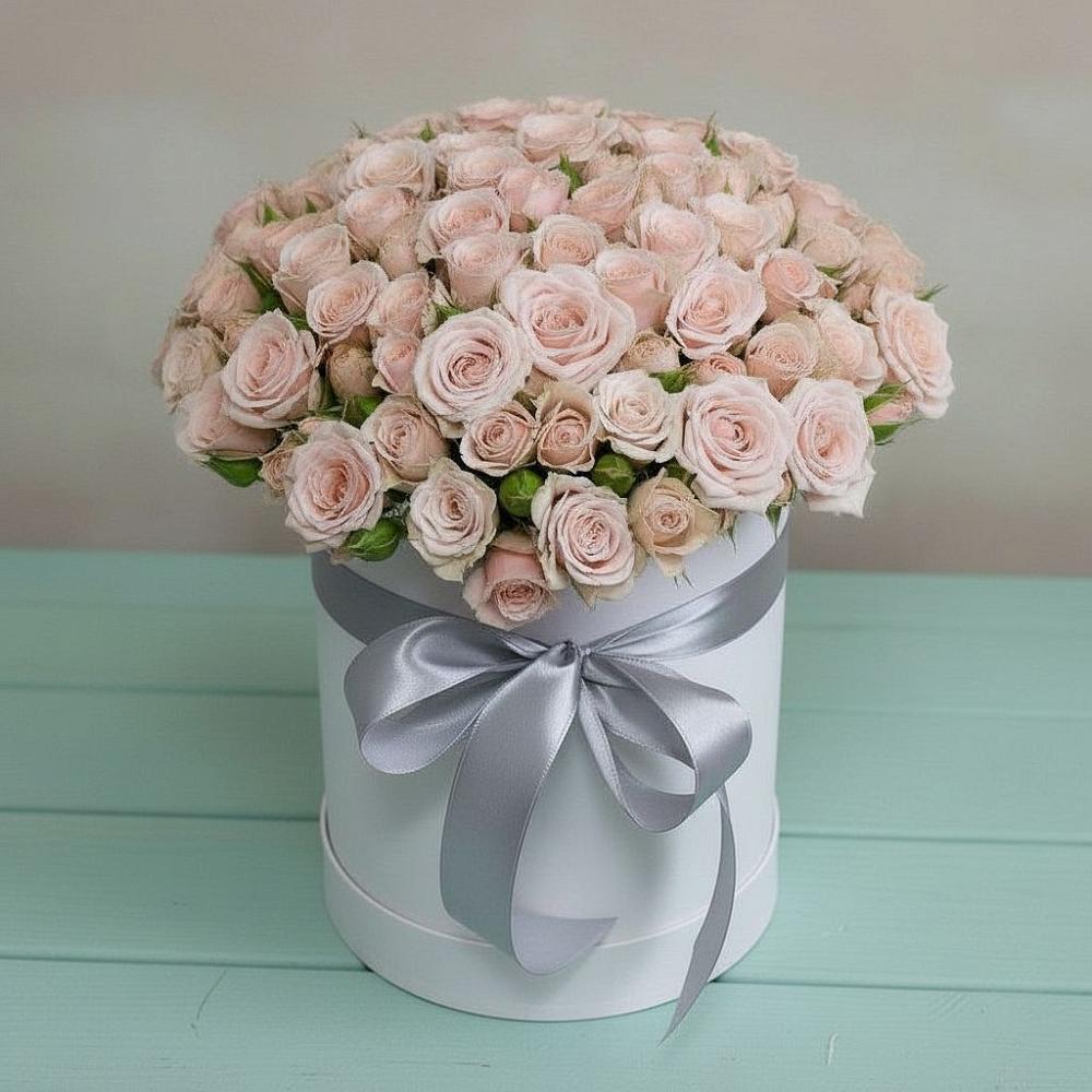 Цветочная композиция из Розы в шляпной коробке в Краснокумском