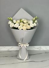 Букет цветов из:  Розы и Лизиантусы в Краснокумском